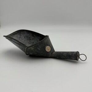 Vtg Galvanized Medium Tin Feed Grain Farm Kitchen Hoosier Flour Scoop Country
